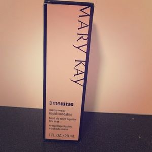 Beige 5: Mary Kay Liquid Matte Foundation
