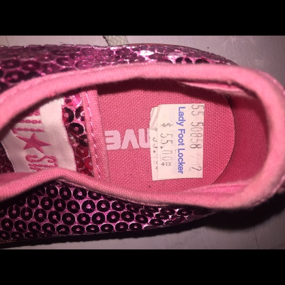 Pink converse - Picture 3 of 4