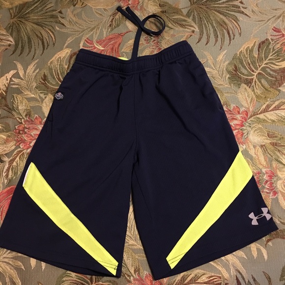 Under Armour Short youth Large