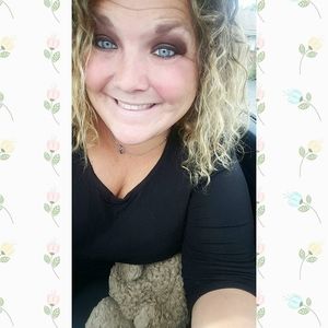 Meet your Posher, Alexis