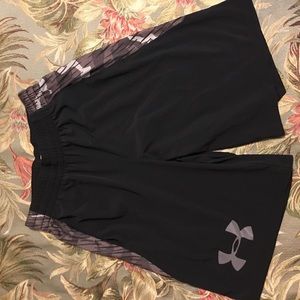 Under Armour short size small
