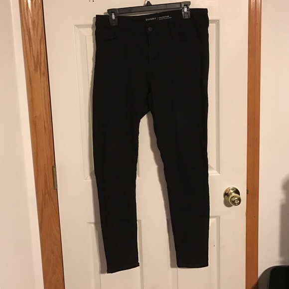Old Navy Rockstar black skinny jean size 14