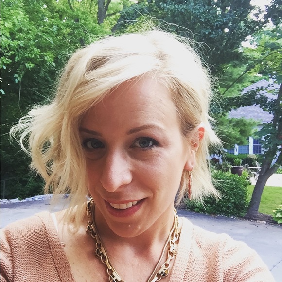 Meet your Posher, Sara - Picture 3 of 4