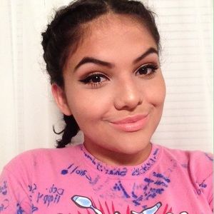 Meet your Posher, Deborah