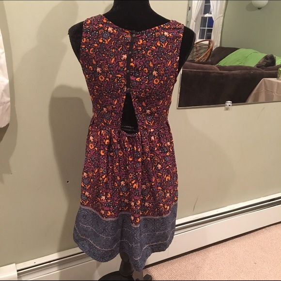 ecoté thin cotton, not stretchy, open back dress - Picture 2 of 4