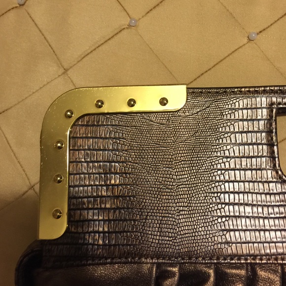 BCBG Gold evening bag - Picture 2 of 3