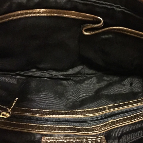 BCBG Gold evening bag - Picture 3 of 3