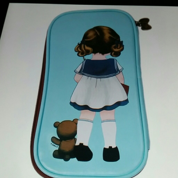 New passport holder or make up holder - Picture 2 of 4