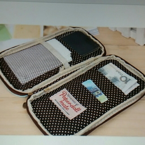 New passport holder or make up holder - Picture 4 of 4