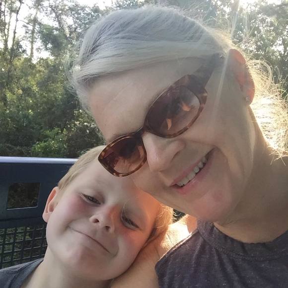 Meet your Posher, Crystal