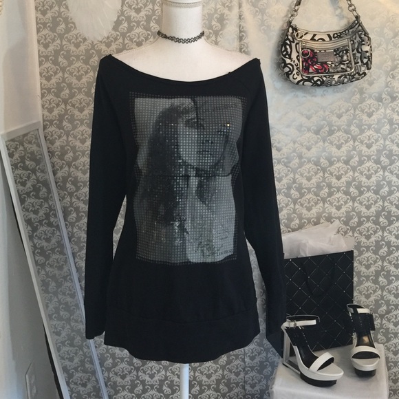 Guess Tops - Guess female model print long sleeve top