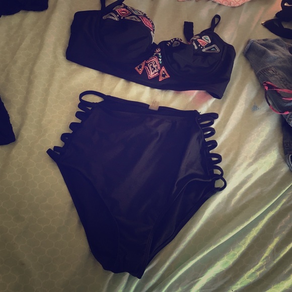 Top large bottoms medium