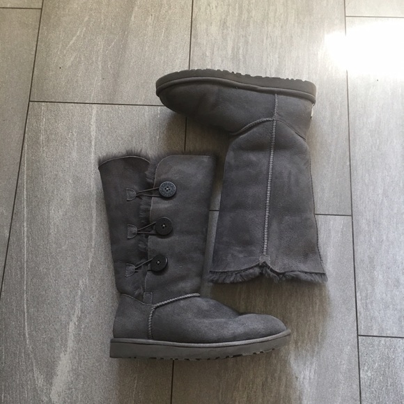 ❗️1 HOUR FLASH SALE❗️Ugg Bailey Button