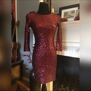 Sequined mini dress in burgundy