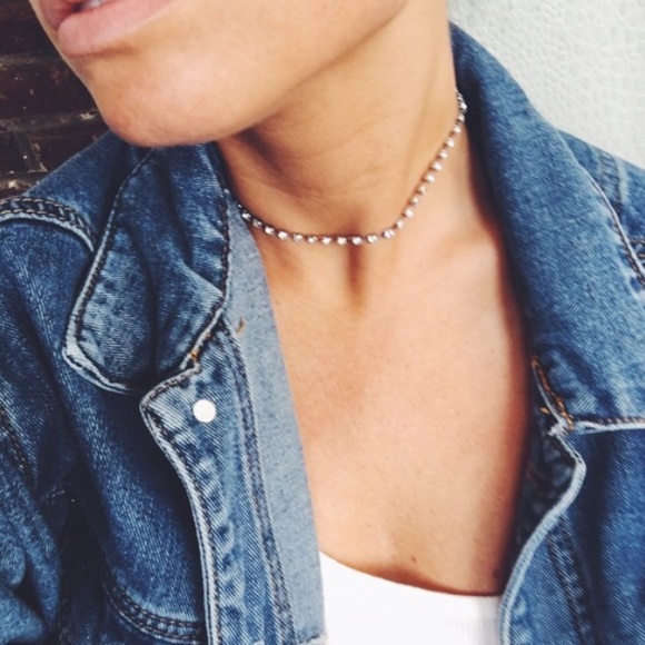 Dainty Silver Rhinestone Choker Necklace - Picture 4 of 4