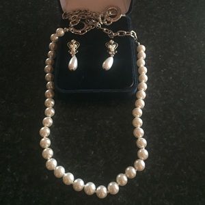 Beautiful Faux pearl necklace and earrings