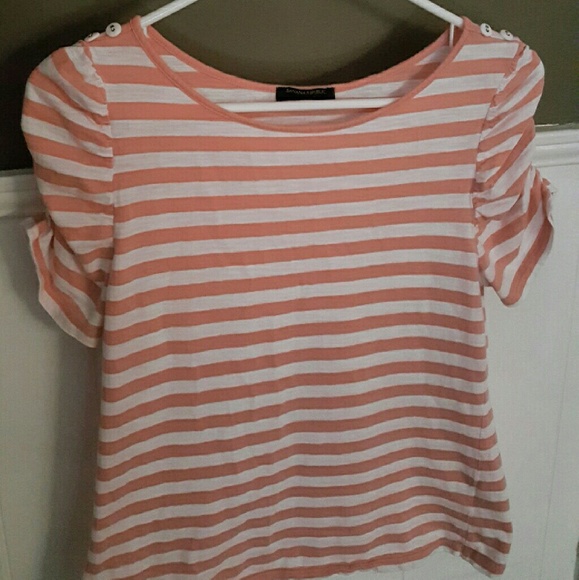New Banana Repub Blouse w/adorable sleeve detail!