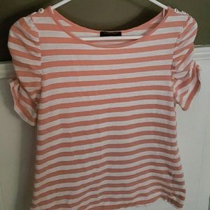 New Banana Repub Blouse w/adorable sleeve detail!