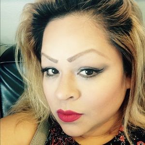 Meet your Posher, Lidia