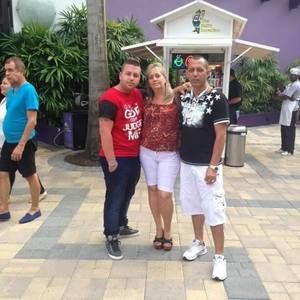 Meet your Posher, Elizabeth