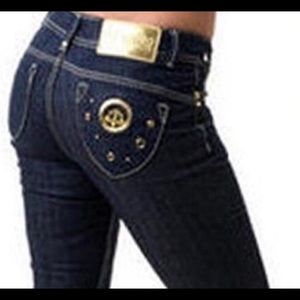 Beautiful Women's bootcut Dereon jeans