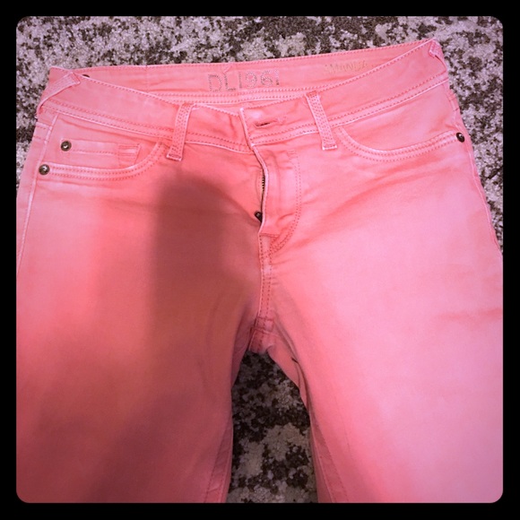 Amanda size 27 coral skinny jeans