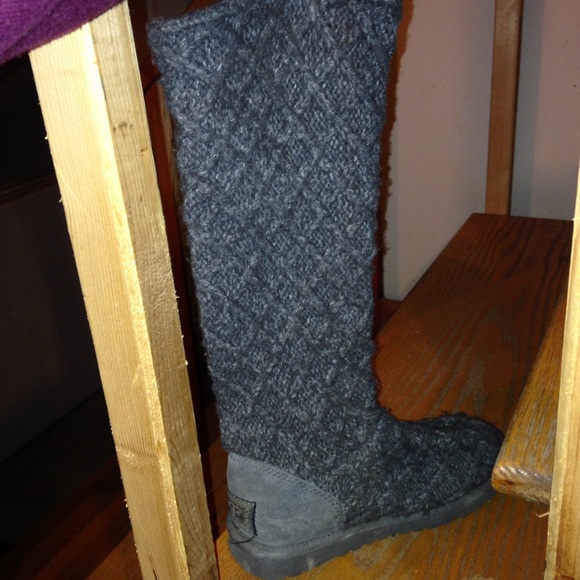 Grey knit uggs