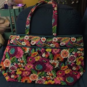 🎀NWOT Vera Bradley Grand Tote in Va Va Bloom