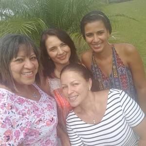 Meet your Posher, Gloria