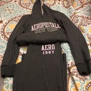 Stylish AERO Sweat Pants w/Matching Hoodie!