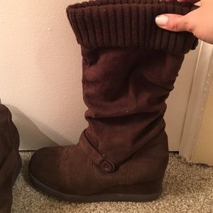 Brown roxy boots!