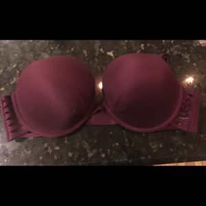 BNWOT Victoria's Secret Fabulous Bra 38D