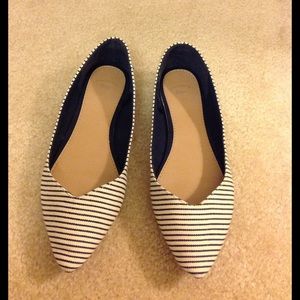 Gap Pointed Toe Flats