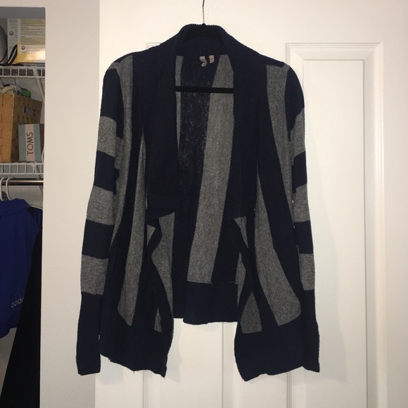 Navy & gray sweater