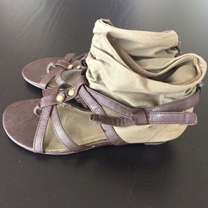 Express Sandals
