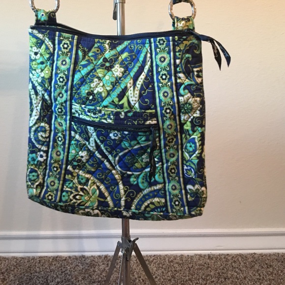 Vera Bradley cross body - Picture 1 of 2