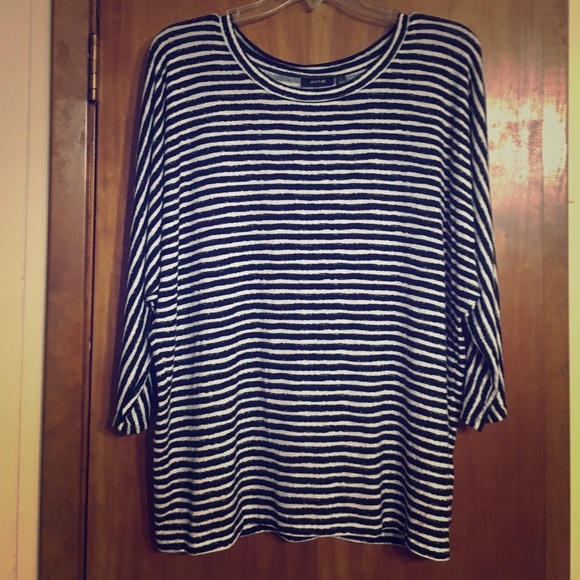 Black and White Striped long Sleeved Top