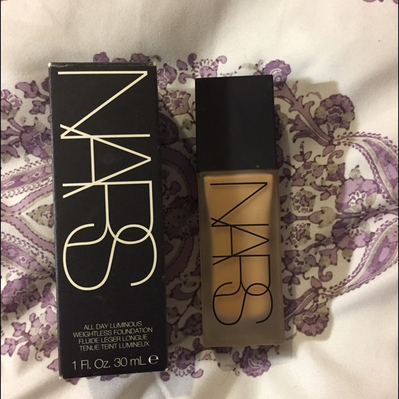 NARS All Day Luminous Weightless Foundation