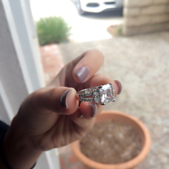 NWT RINGS - Picture 2 of 3