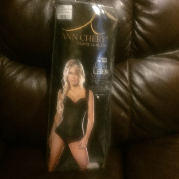 Thick strap corset vest size 42