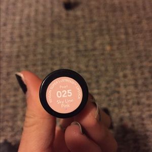 Revlon "sky line pink" lip color