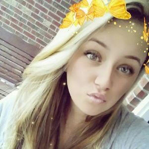 Meet your Posher, Courtney