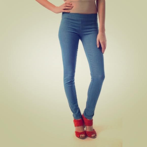 BDG light denim jeggings