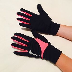 Nike Running Gloves with Touch Screen Fingertips
