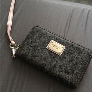 Michael Kors wristlet