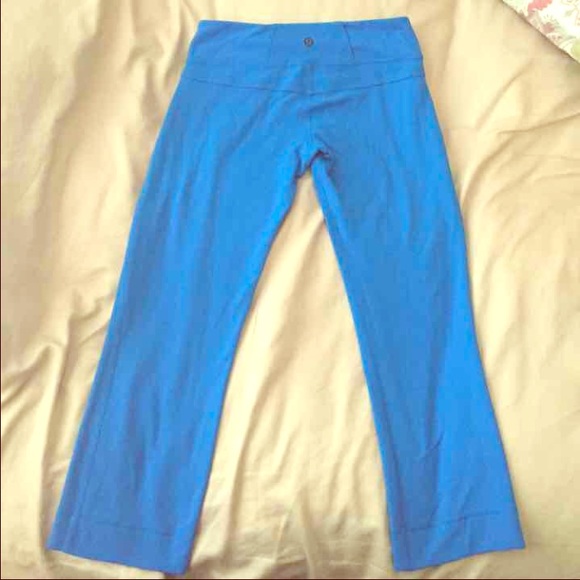 Lululemon crops- blue.