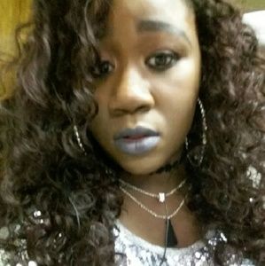 Meet your Posher, Desiree