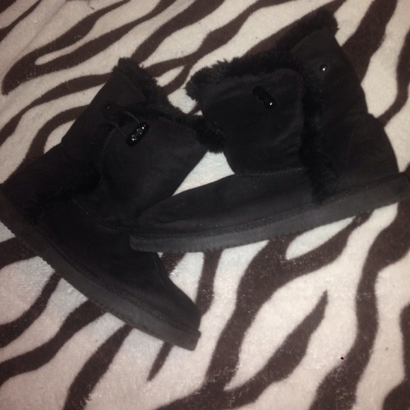 ‼️‼️ Airwalk boots that has fur ‼️‼️