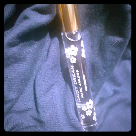 Daisy Dream by Marc Jacobs