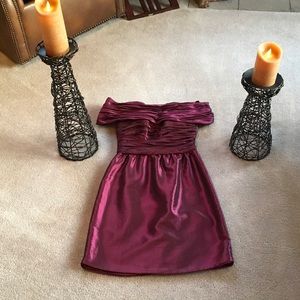 Off shoulder burgundy short formal dress
